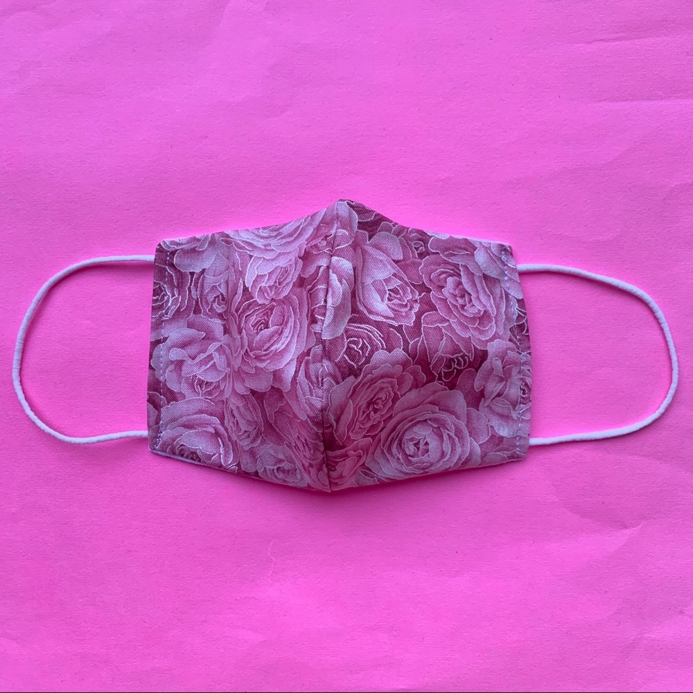 ✨ PINK ROSES FACE MASK ✨ - Picture 3 of 4